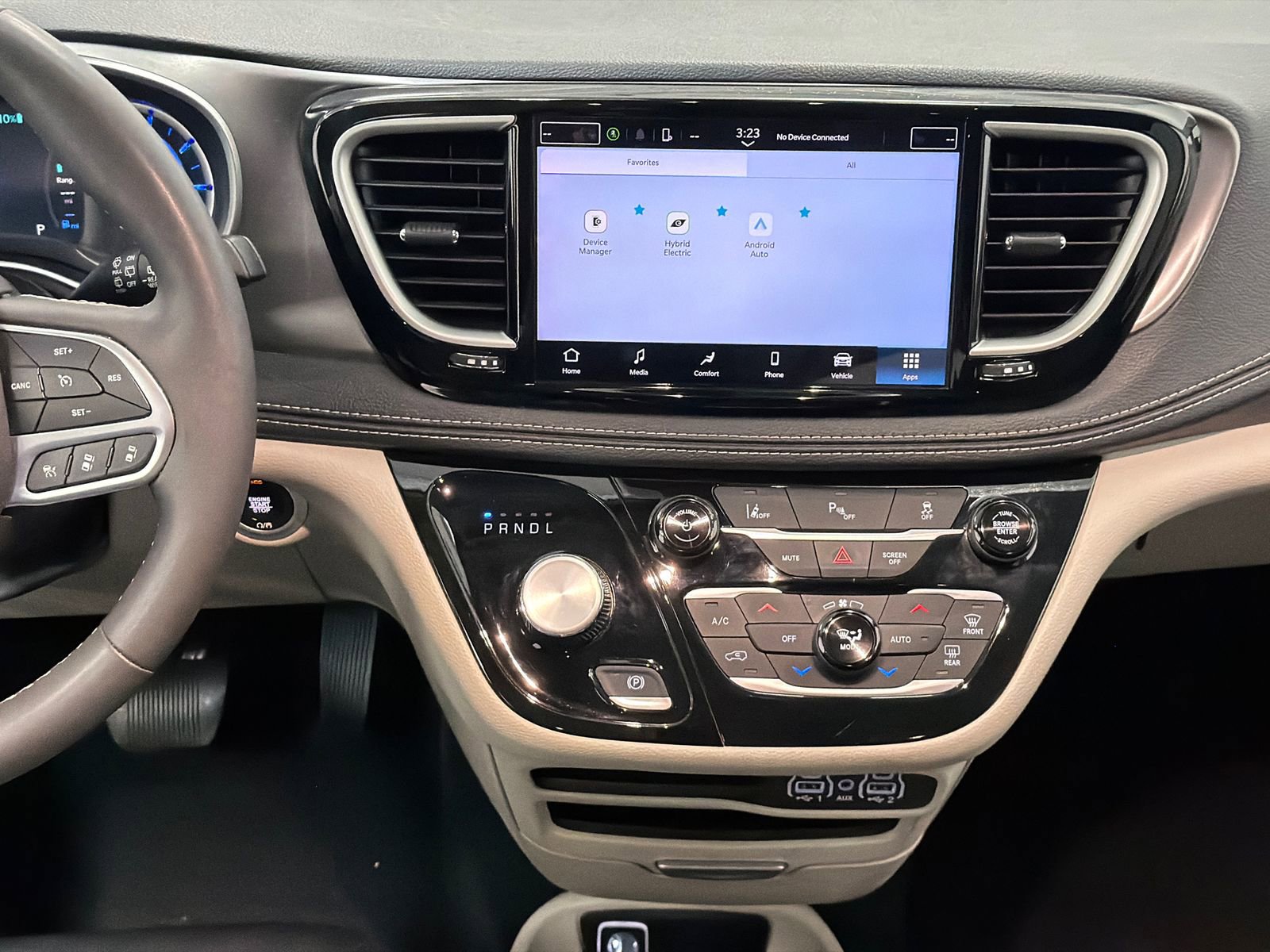 Used 2023 Chrysler Pacifica Touring-L FWD image 20