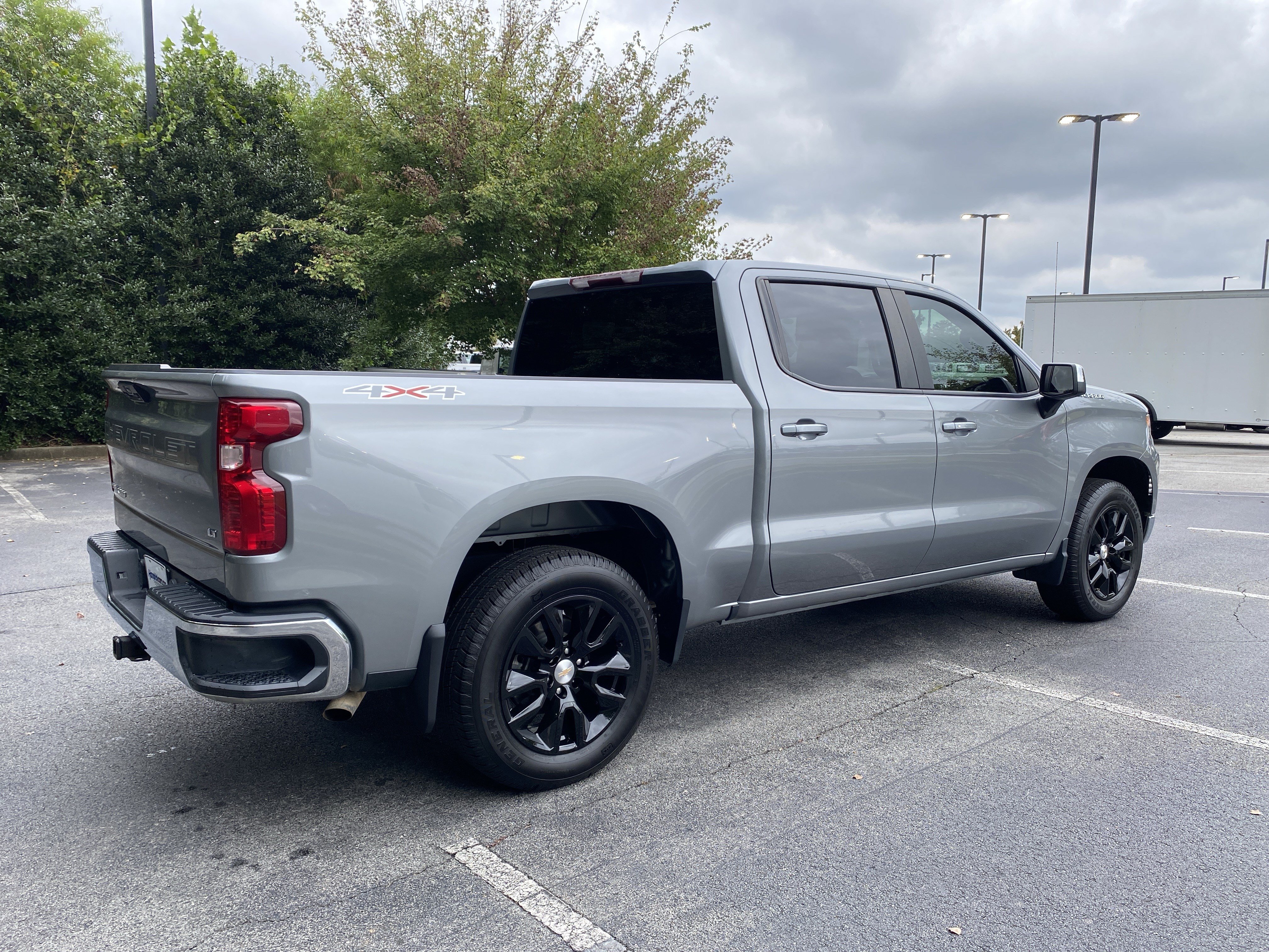 Used 2023 Chevrolet Silverado 1500 LT AWD/4WD image 9