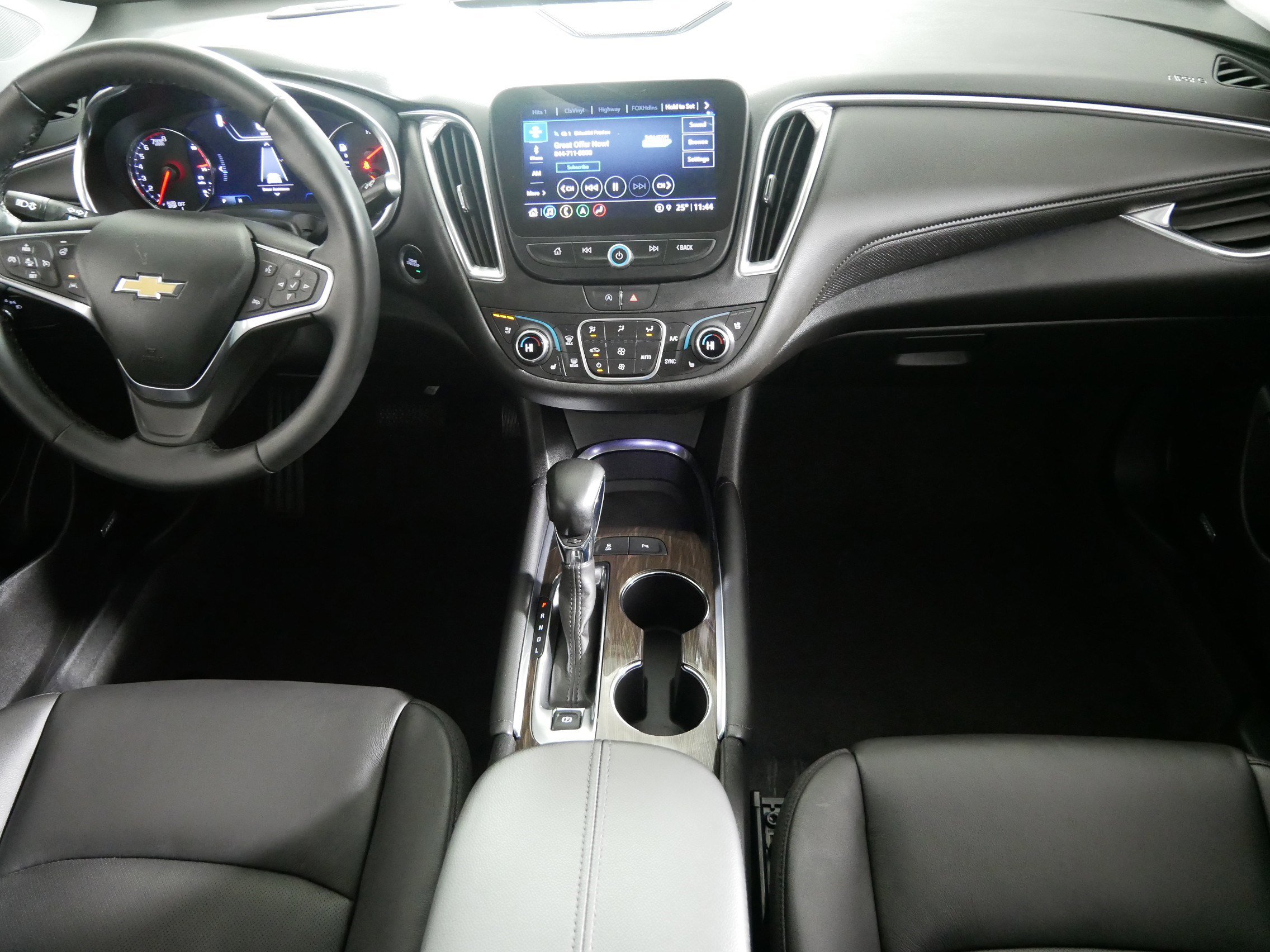 Used 2024 Chevrolet Malibu LT w/ Midnight Edition image 10