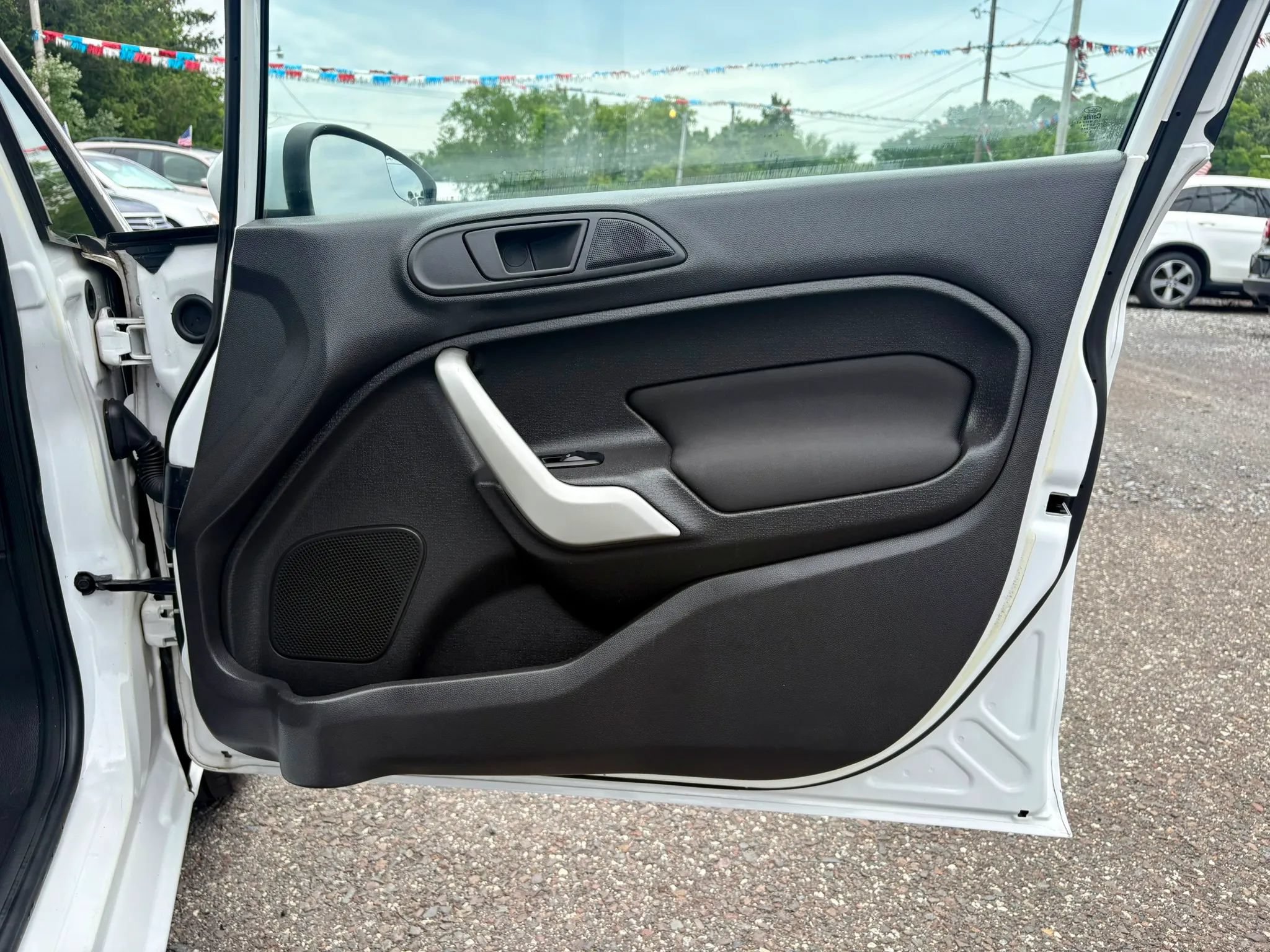 Used 2013 Ford Fiesta SE FWD image 14