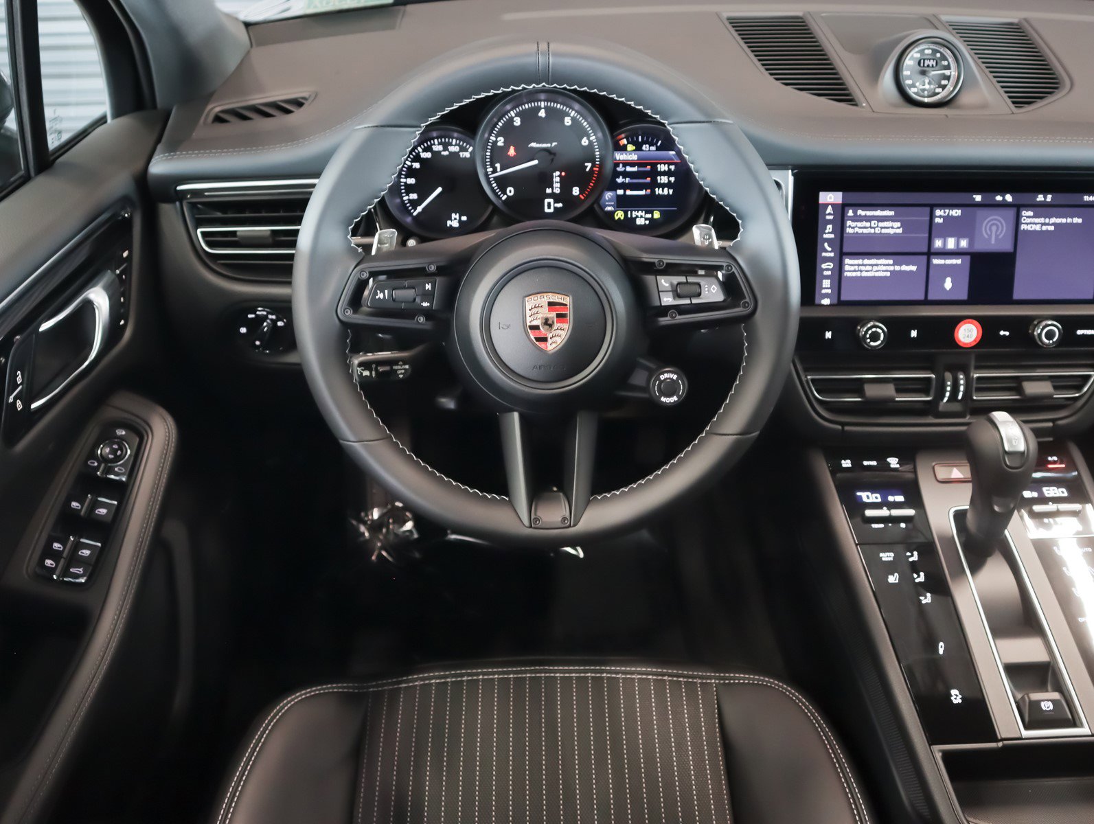 New 2026 Porsche Macan Turbo image 16
