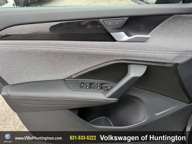 Certified 2025 Volkswagen Tiguan S image 15