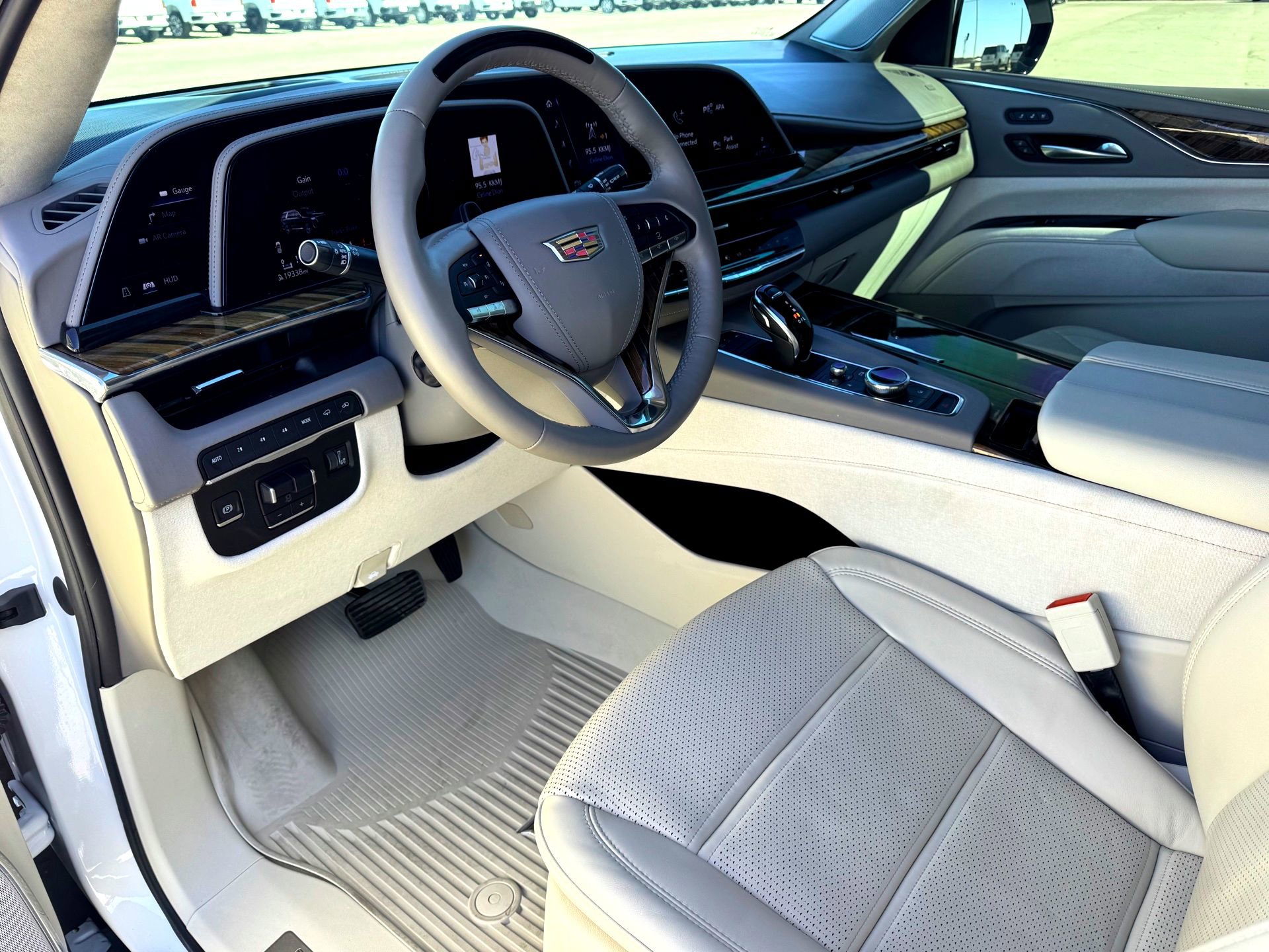 Used 2023 Cadillac Escalade Sport Platinum w/ Heavy-Duty Trailer Package image 13