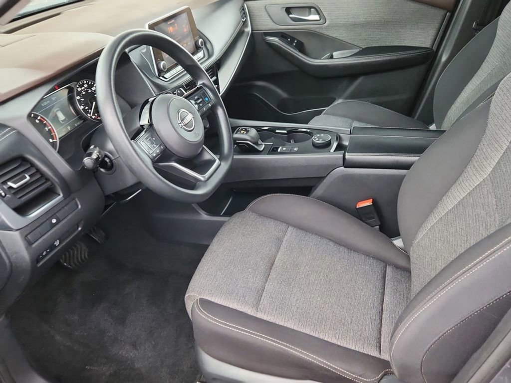 Used 2023 Nissan Rogue SV image 7