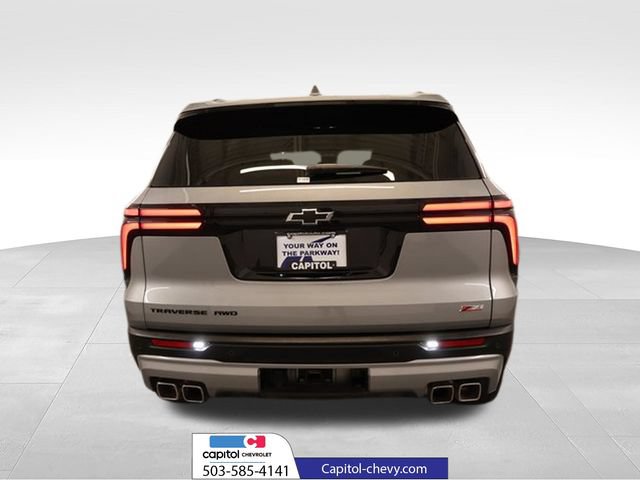 Used 2025 Chevrolet Traverse Z71 AWD/4WD image 3