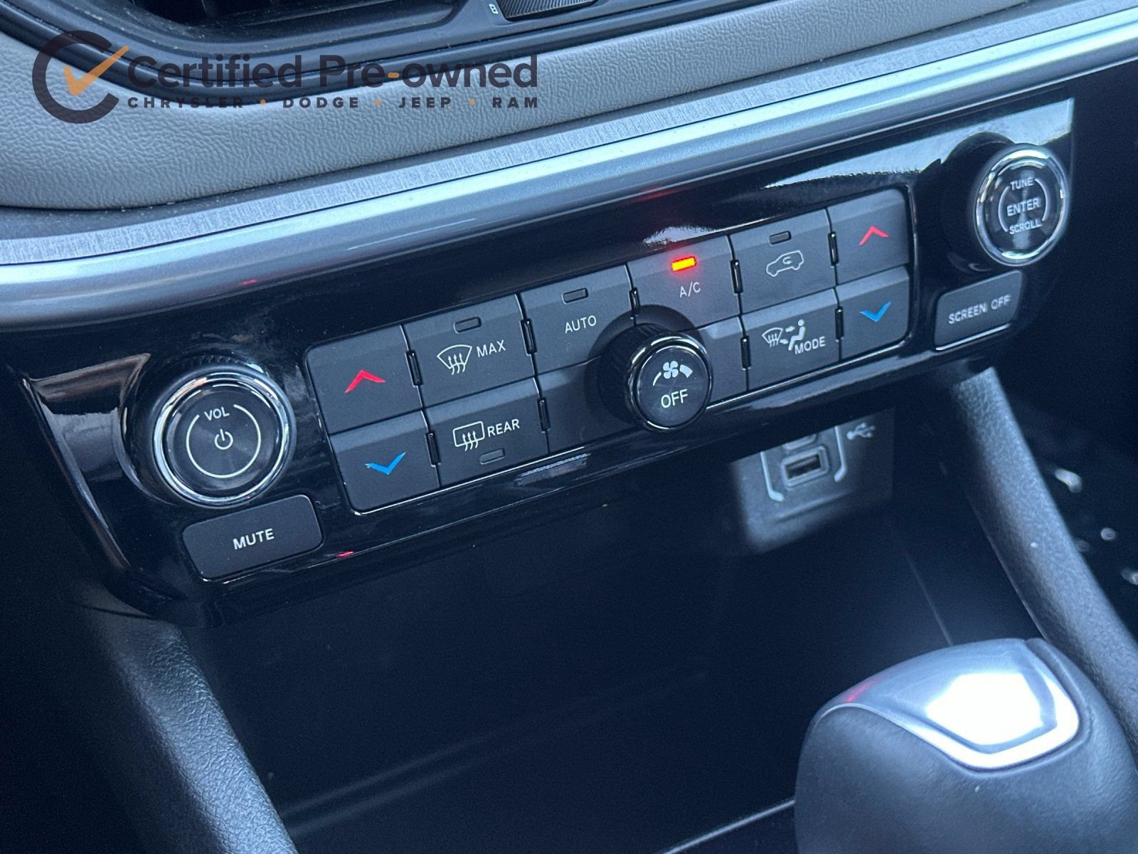 Used 2025 Jeep Compass Limited AWD/4WD image 21