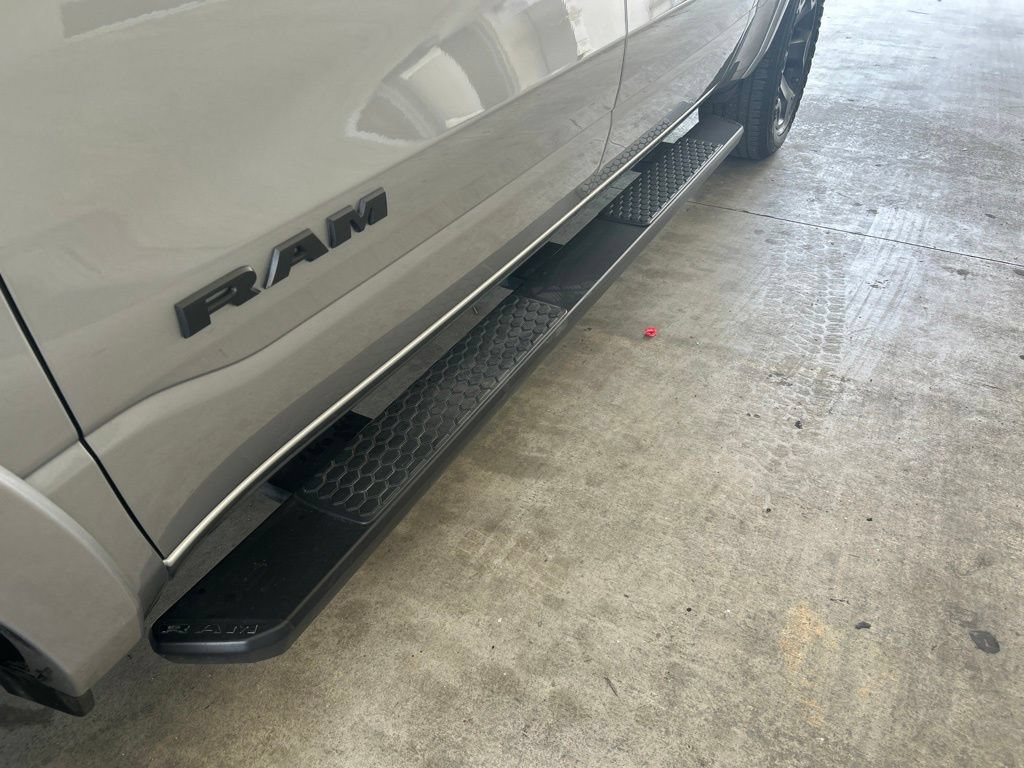 Used 2025 RAM 1500 Big Horn AWD/4WD image 17