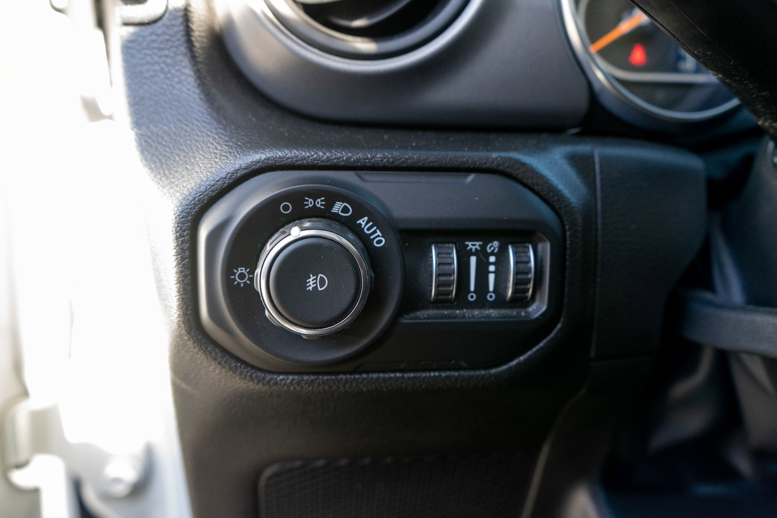 Used 2022 Jeep Wrangler Willys AWD/4WD image 15