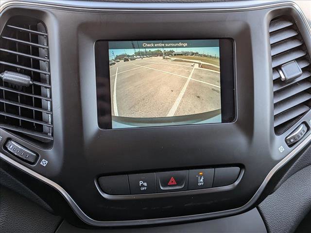 Used 2021 Jeep Cherokee Latitude Plus w/ Mopar Interior Package image 13