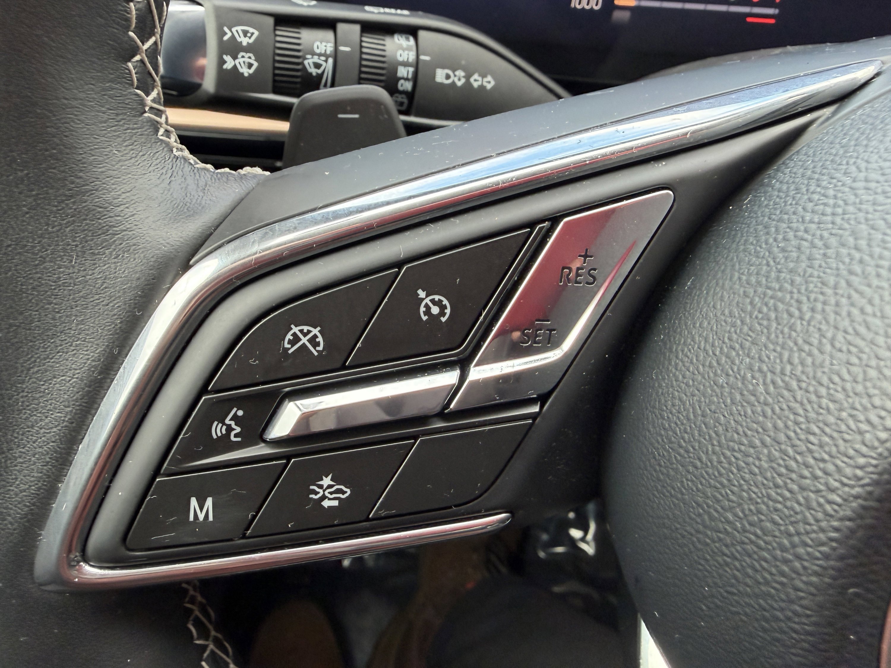 Used 2025 Buick Envision Sport Touring image 28