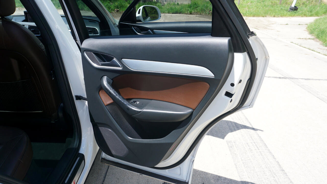 Used 2018 Audi Q3 2.0T Premium Plus w/ Premium Plus Package image 25