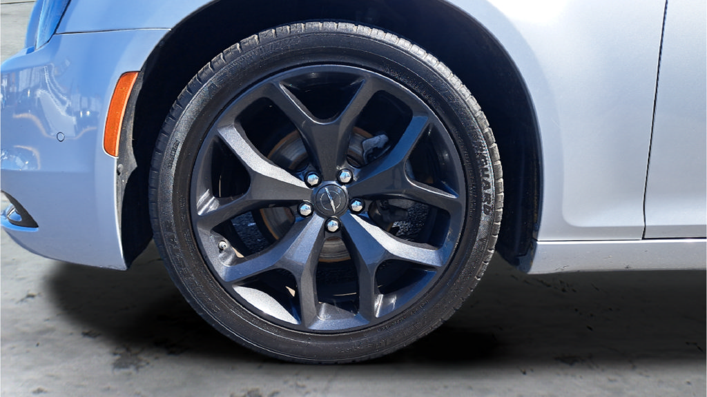 Used 2022 Chrysler 300 S RWD image 28