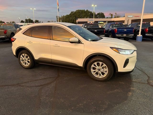 Used 2023 Ford Escape Active w/ Tech Pack #2 AWD/4WD image 13