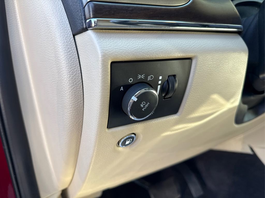 Certified 2018 Jeep Grand Cherokee Limited image 37