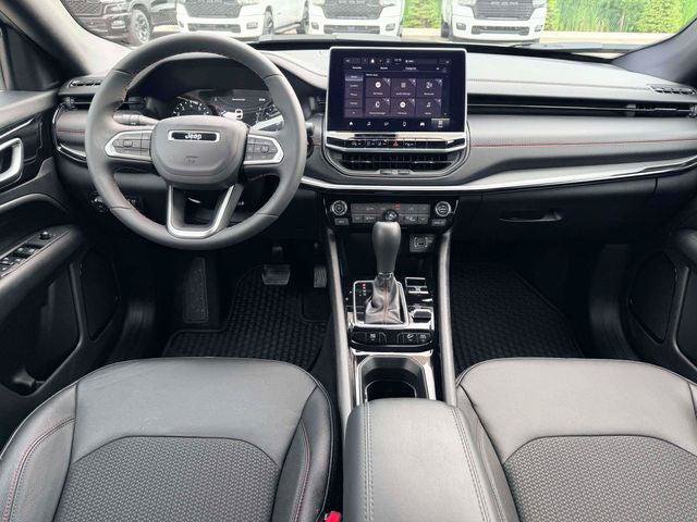 Certified 2025 Jeep Compass Trailhawk AWD/4WD image 16