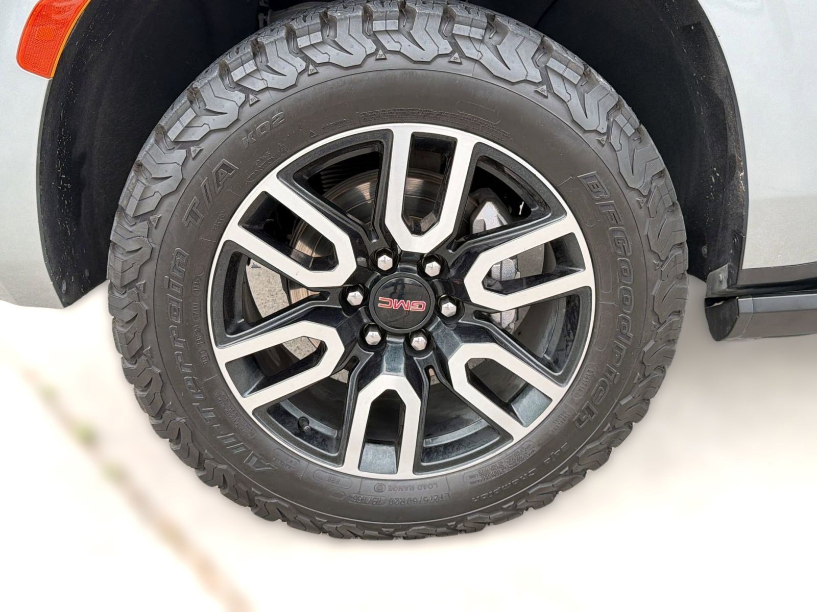 Certified 2023 GMC Yukon AT4 w/ AT4 Premium Plus Package image 12