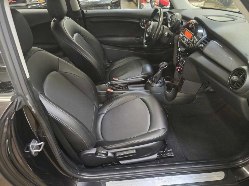 Used 2015 MINI Cooper 2-Door Hardtop FWD image 4