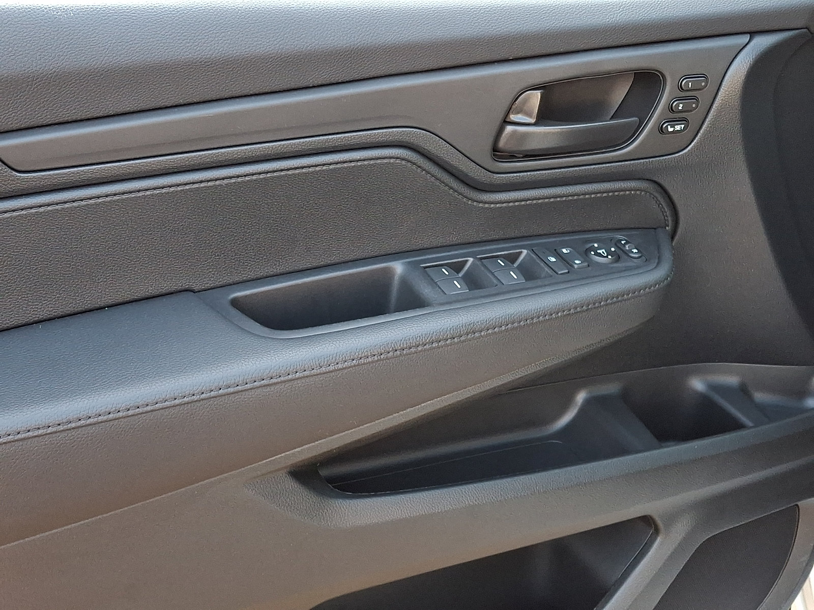 Used 2024 Honda Odyssey Sport image 14