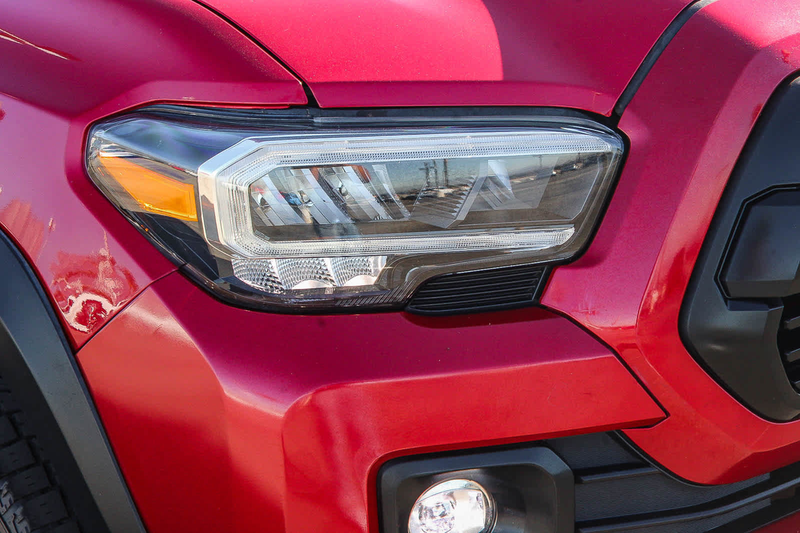 Used 2020 Toyota Tacoma TRD Off-Road w/ Technology Package AWD/4WD image 4