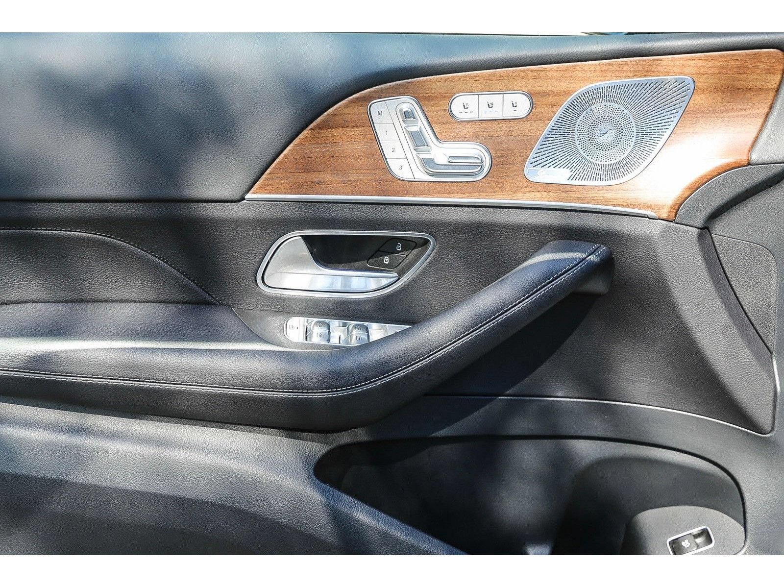 Used 2025 Mercedes-Benz GLE 580 4MATIC image 29