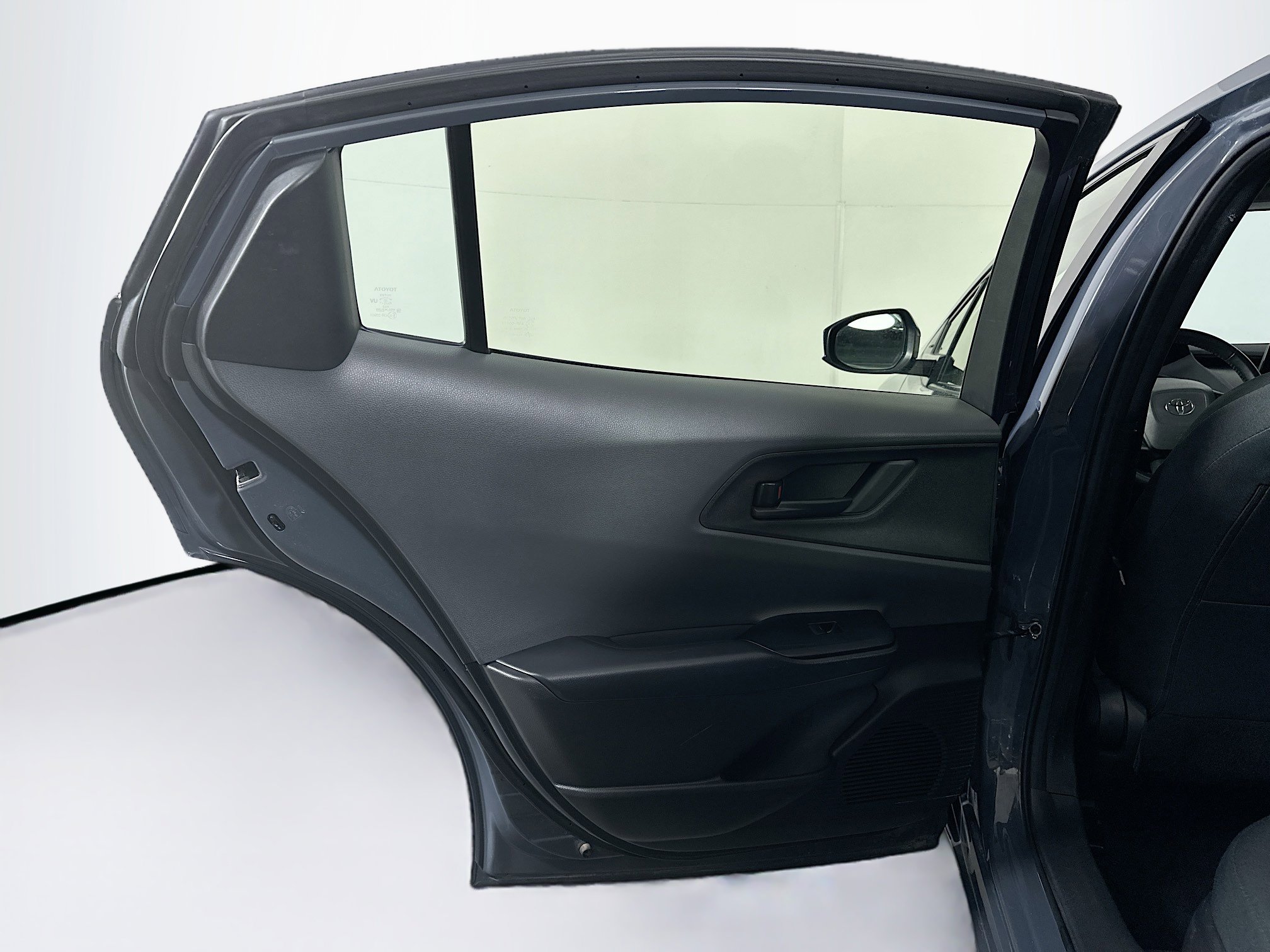 Used 2024 Toyota Prius LE image 25