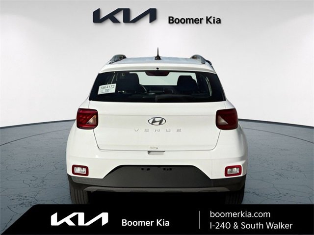 Used 2024 Hyundai Venue Limited image 6