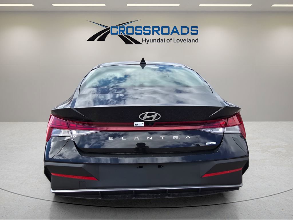 New 2025 Hyundai Elantra Blue image 4