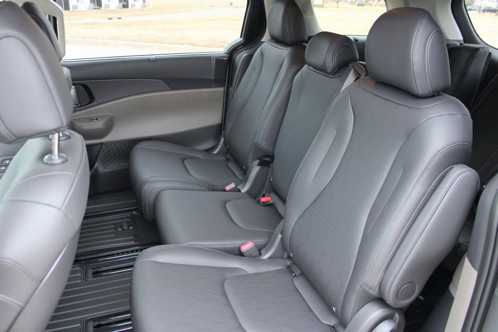 New 2026 Kia Carnival EX FWD image 7