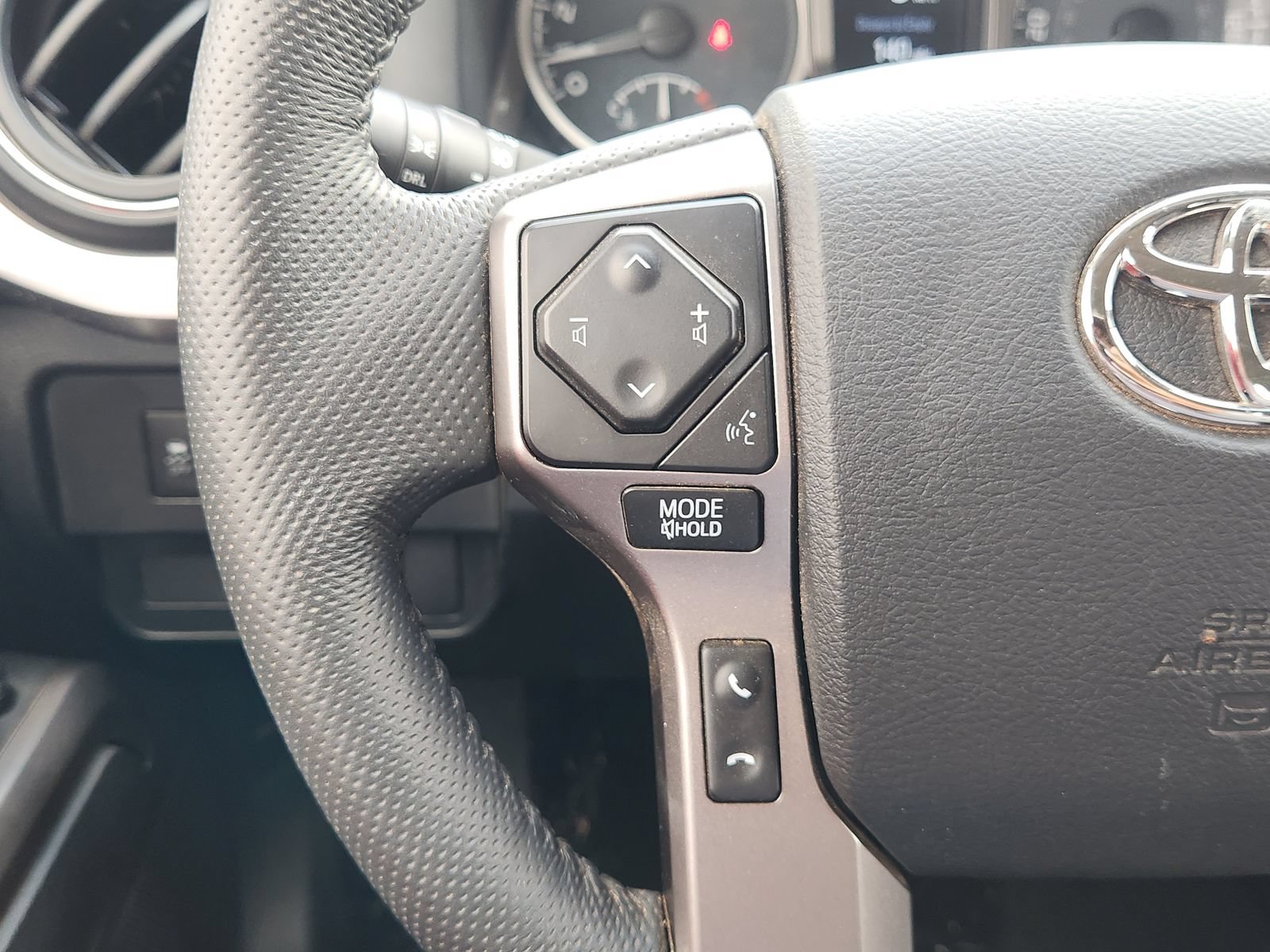 Used 2022 Toyota Tacoma SR5 RWD image 31