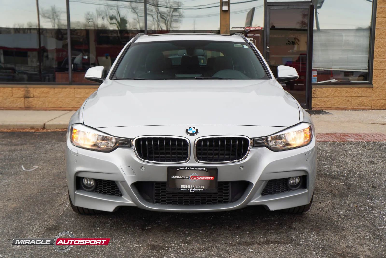 Used 2015 BMW 328i xDrive 328i xDrive Sport Wagon 4D image 2