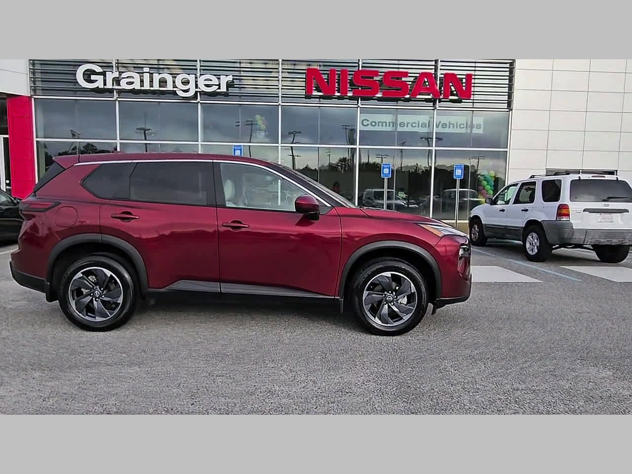 Used 2025 Nissan Rogue SV FWD image 37
