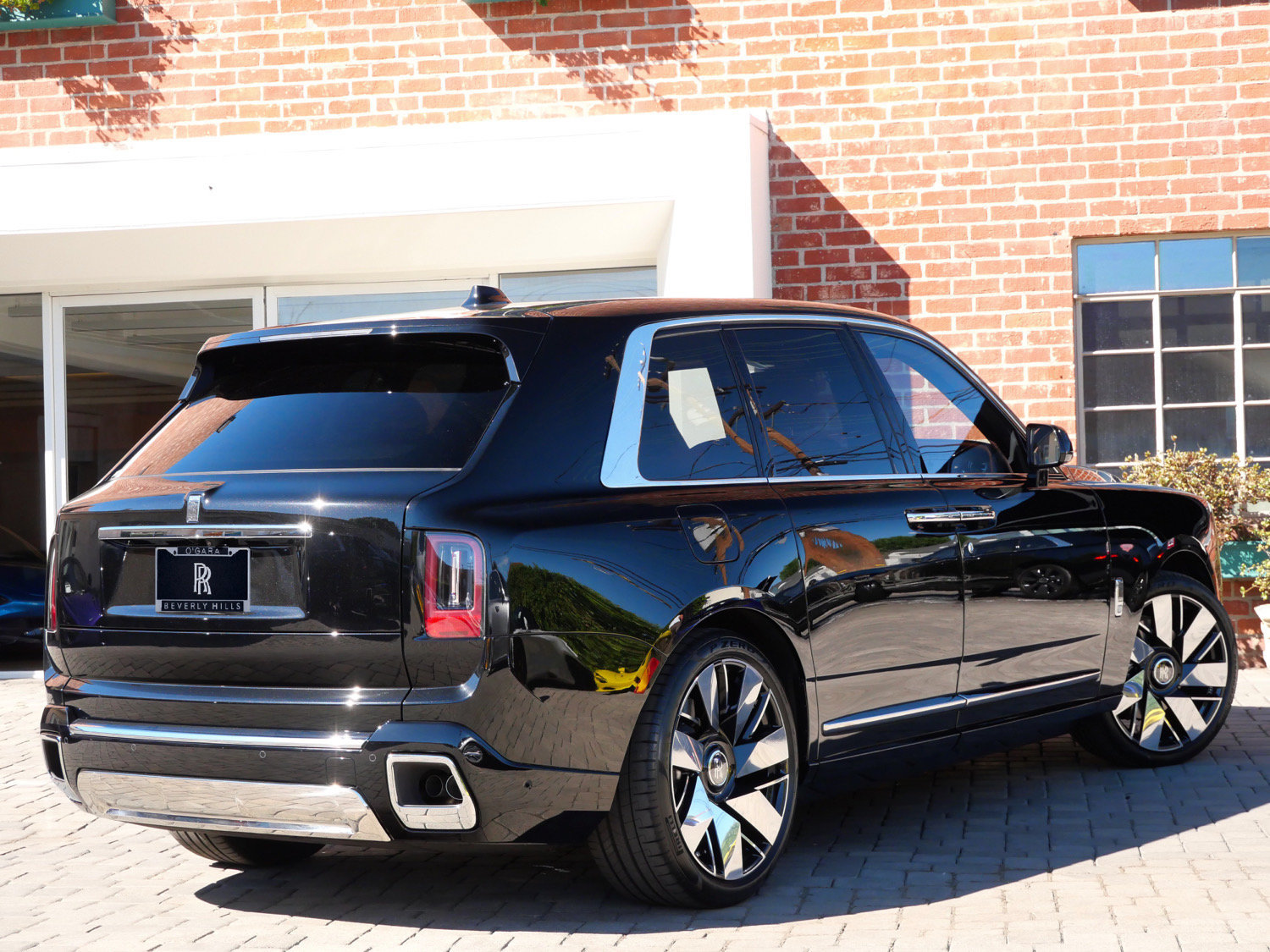 New 2027 Rolls-Royce Cullinan AWD/4WD image 2