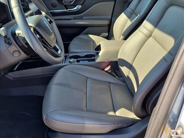 Used 2025 Lincoln Corsair Reserve AWD/4WD image 16