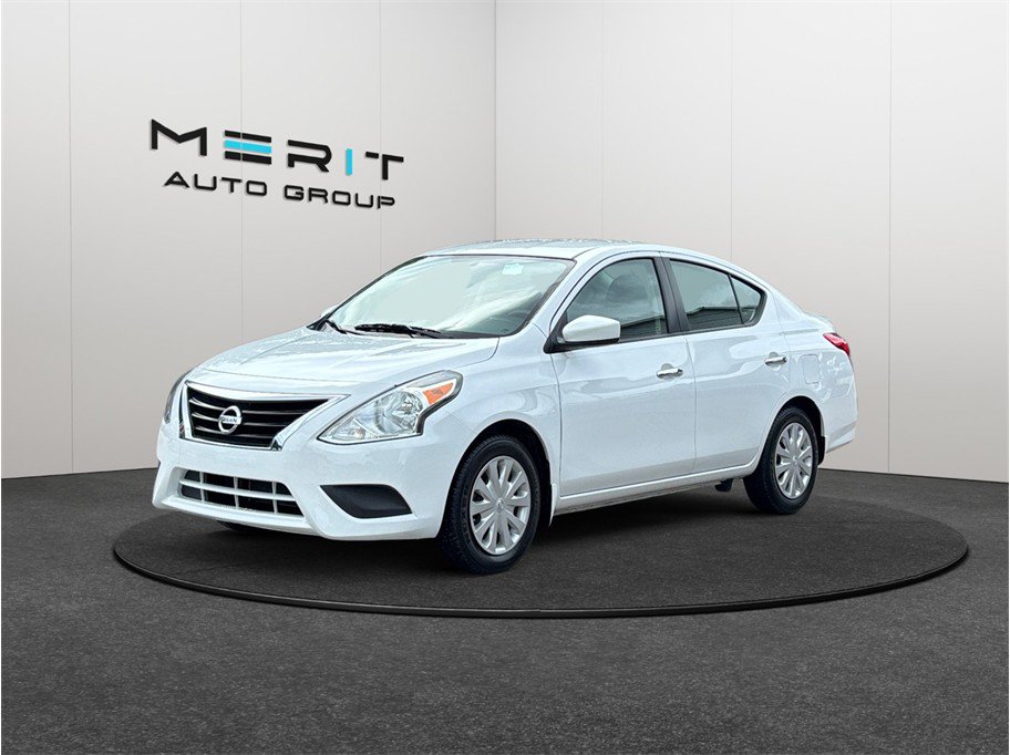 Used 2016 Nissan Versa SV FWD image 4
