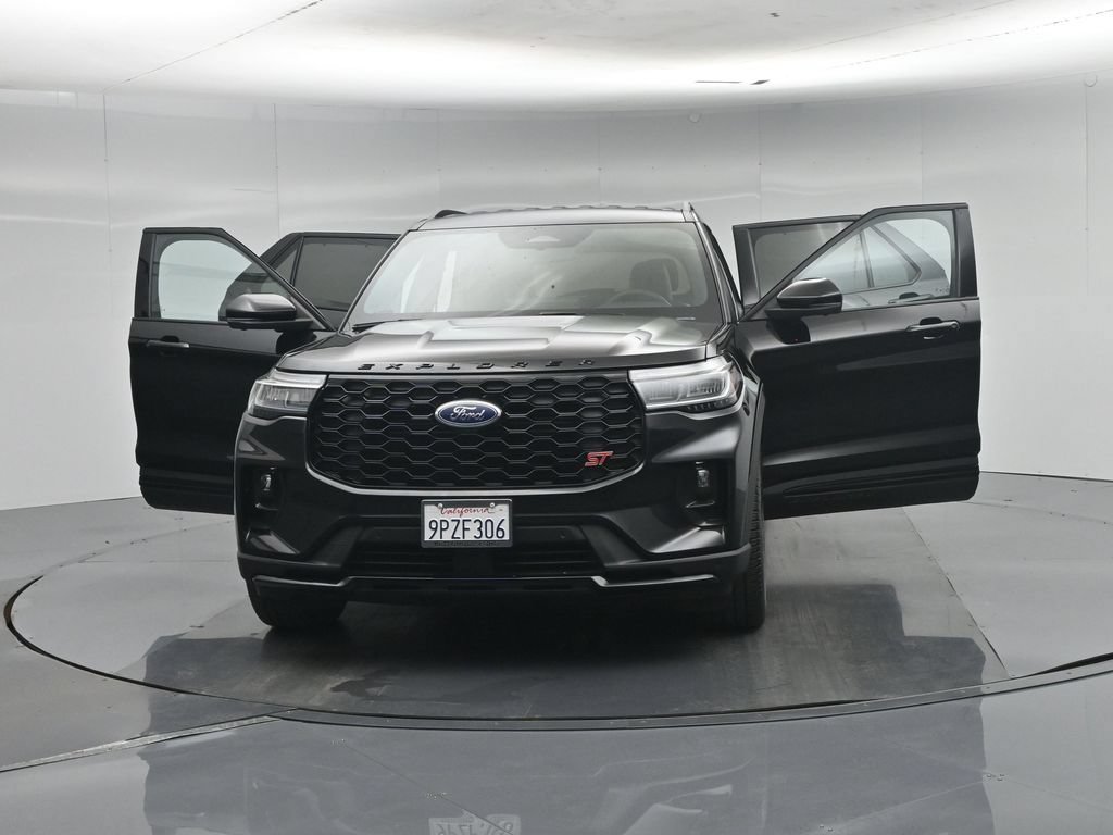 Used 2025 Ford Explorer ST RWD image 34