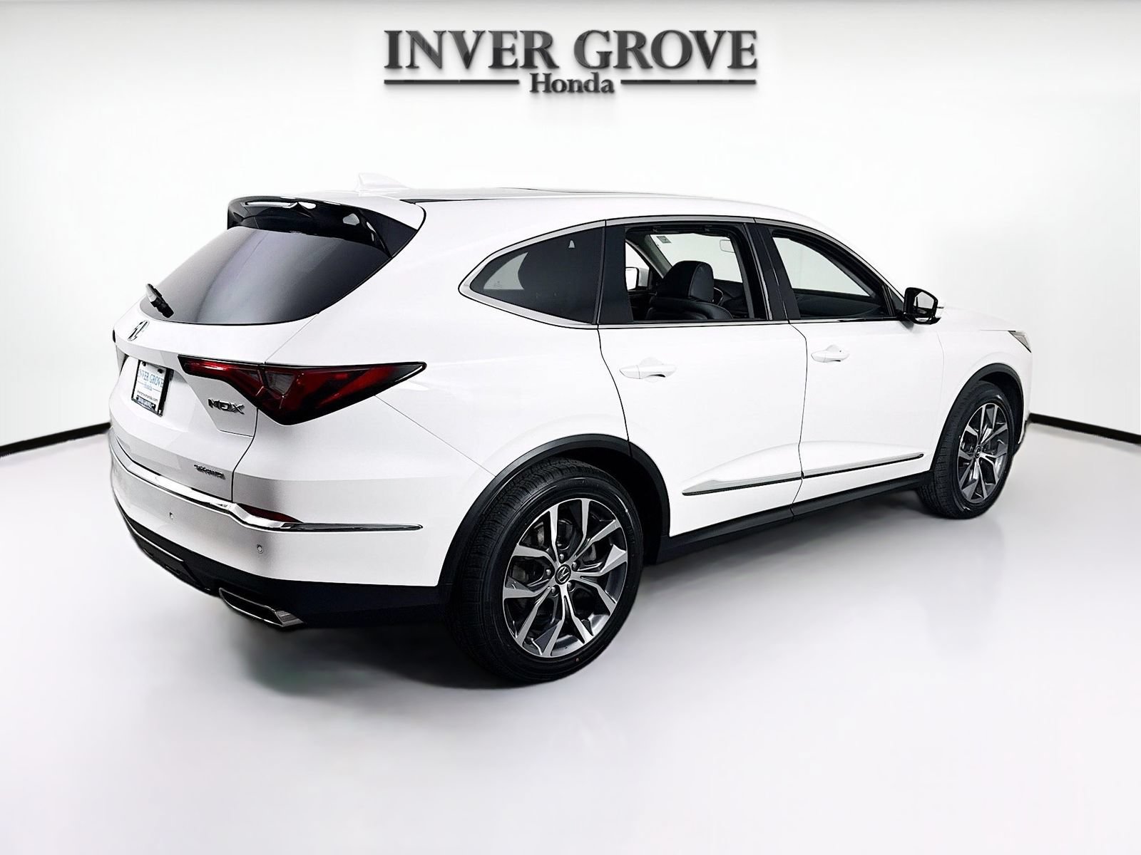 Used 2022 Acura MDX w/ Technology Package AWD/4WD image 5