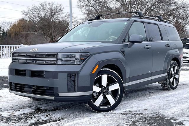 Used 2025 Hyundai Santa Fe Limited image 2