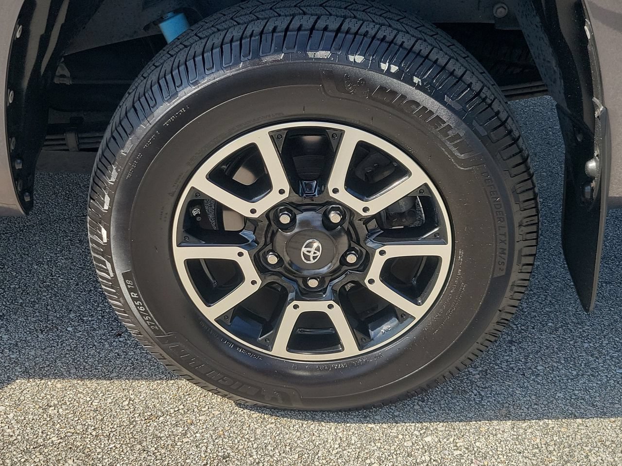 Used 2020 Toyota Tundra Limited w/ Limited Premium Package RWD image 5