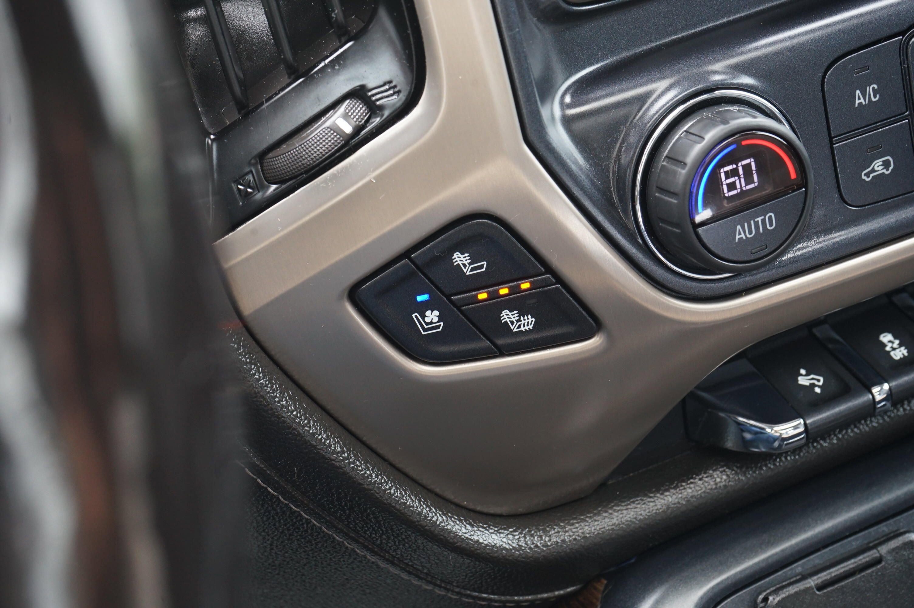 Used 2018 GMC Sierra 3500 Denali AWD/4WD image 23