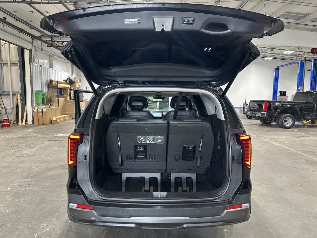 Used 2025 Kia Carnival SX Prestige FWD image 25