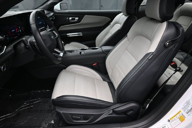 Used 2025 Ford Mustang GT Premium RWD image 18