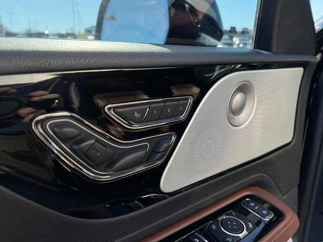 Used 2025 Lincoln Aviator Reserve w/ Equipment Group 201A image 23