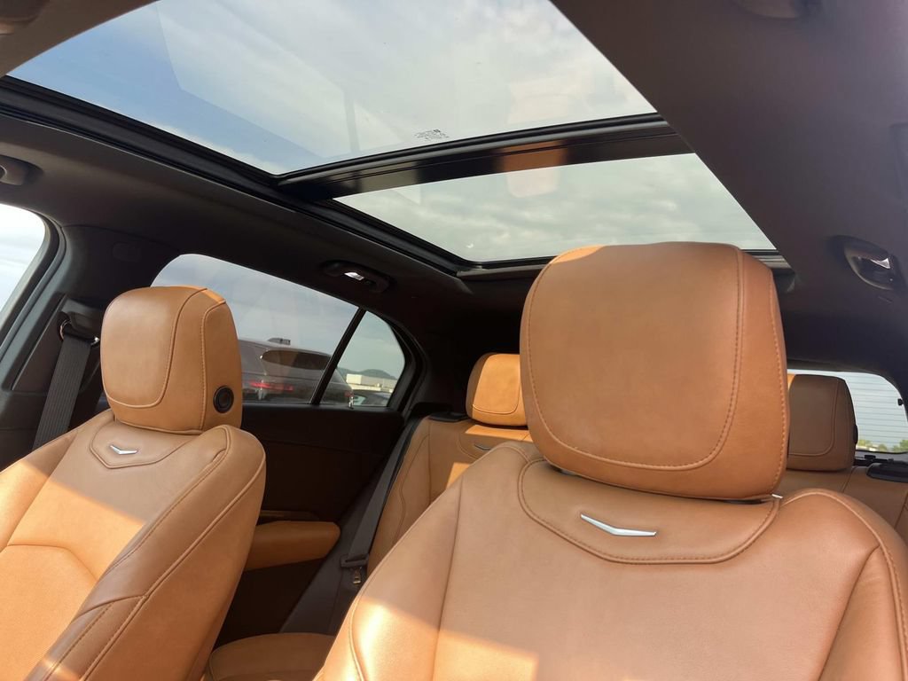 Used 2021 Cadillac XT4 Premium Luxury FWD image 35