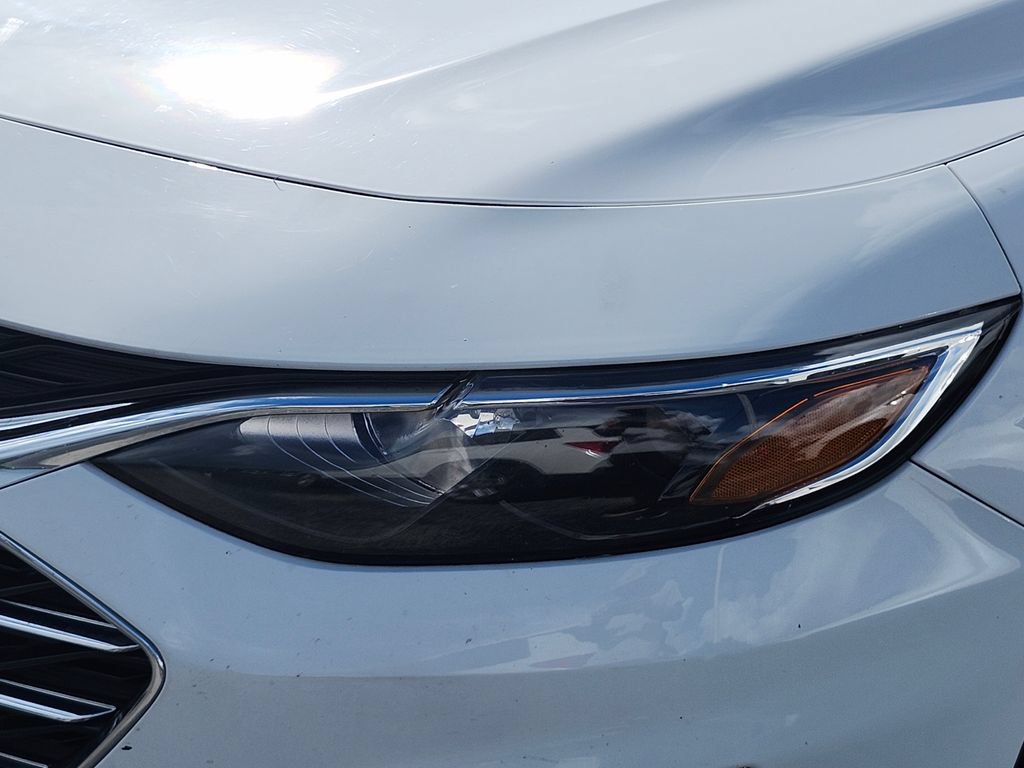 Used 2020 Chevrolet Malibu LT w/ Leather Package FWD image 12
