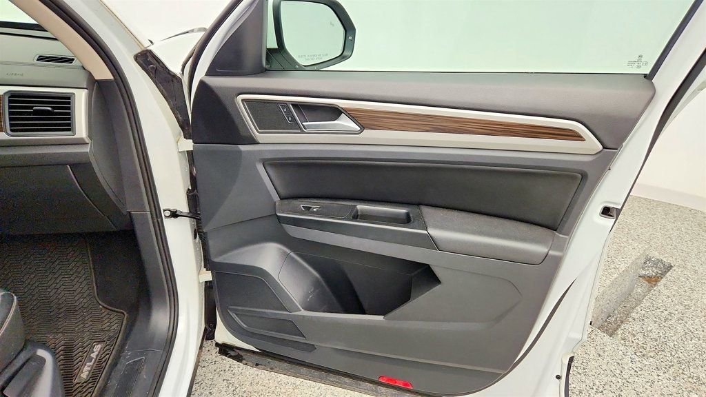 Used 2021 Volkswagen Atlas SE w/ Panoramic Sunroof Package AWD/4WD image 27