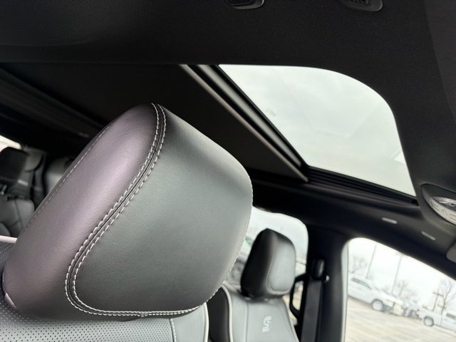 New 2026 Chrysler Pacifica Limited w/ S Appearance Package FWD image 31