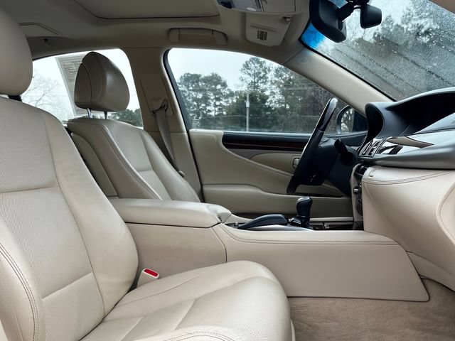 Used 2013 Lexus LS 460 AWD w/ Comfort Pkg image 13