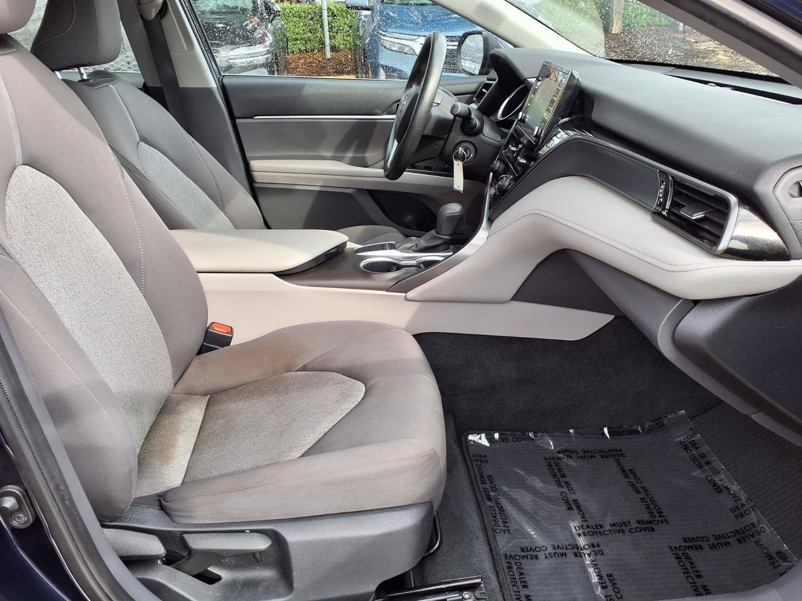 Used 2022 Toyota Camry LE FWD image 9