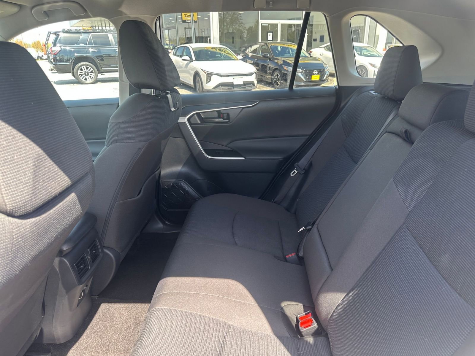Used 2025 Toyota RAV4 LE AWD/4WD image 24