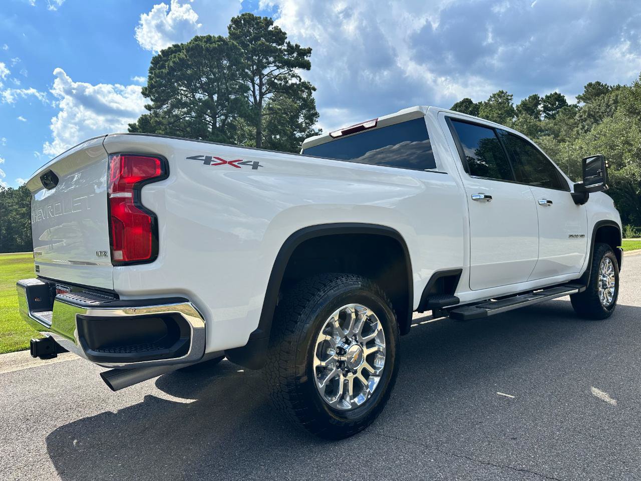 Used 2025 Chevrolet Silverado 2500 LTZ w/ LTZ Convenience Package AWD/4WD image 5